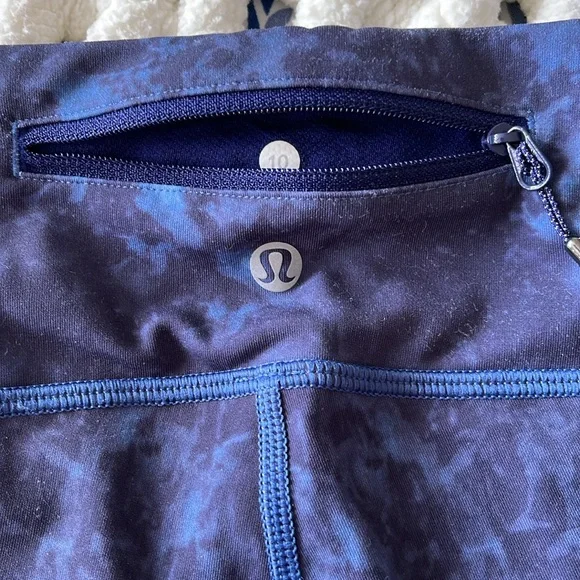 Rare LuLuLemon Blue Ombré‎ wave speed under legging. Size 10. Deep sea. Like New - Picture 9 of 9